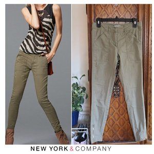 New York & Company Stretch Skinny Cargo Pants w Zipper Ankle - Green, Size 0